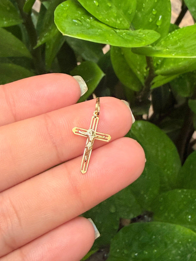 Pingente Crucifixo Vazado (MÉDIO)